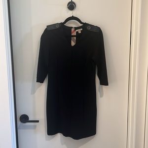Fitted Burberry slight stretchy dress navy 3/4 length sleeves